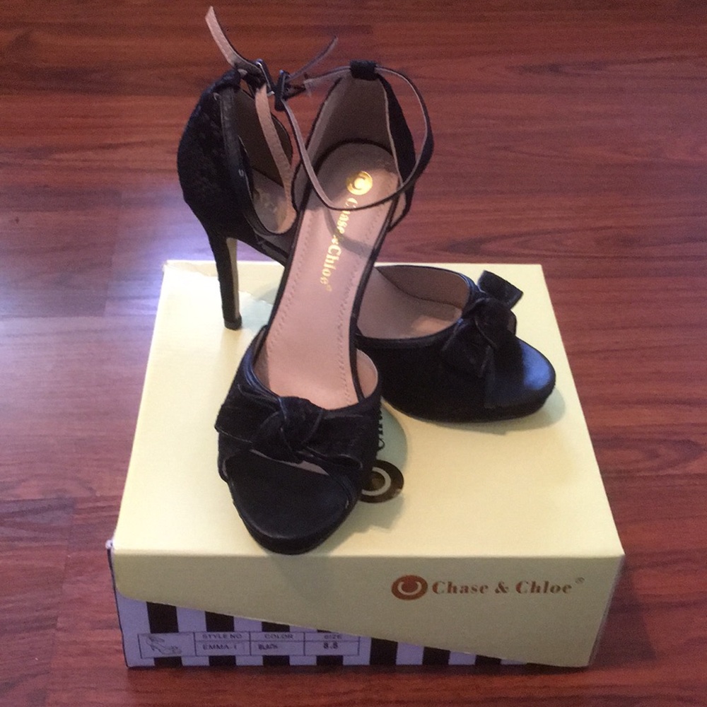 Chase & Chloe Lace Bow Heels